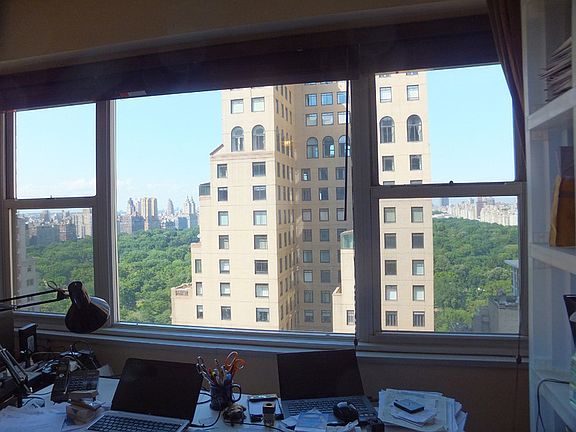 4th image of 58 W 58th St APT 28A