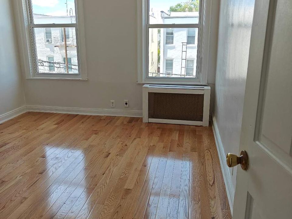 2nd image of 8724 15th Ave #2