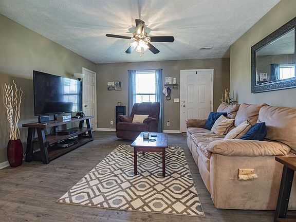 4th image of 102 Stonefield Cir