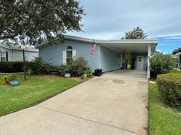 3rd image of 5 Beaver Lake Cir