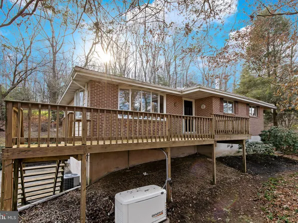 10 Schoolhouse Rd, Kirkwood, PA 17536
