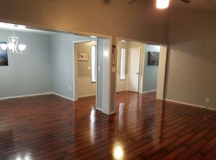 1906 Hunters Hill Dr, Enid, OK 73703