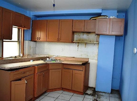 5th image of 3722 63rd St