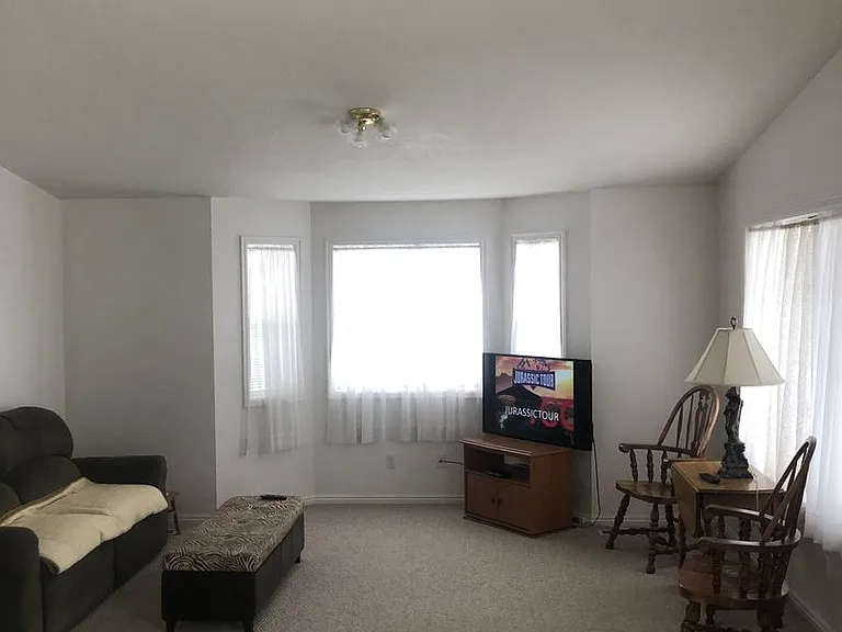 216 Susan Dr — Photo 3