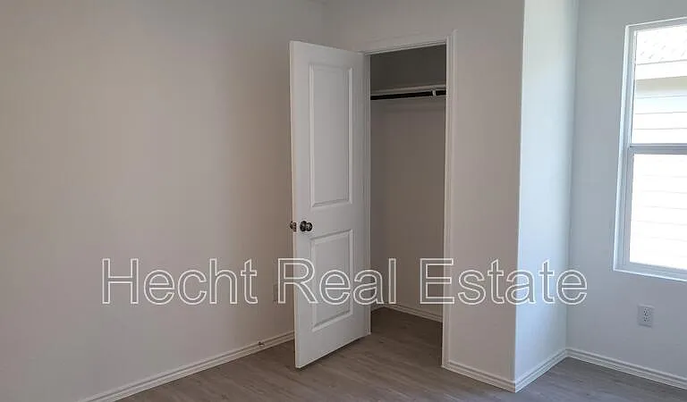 9137 Navarro Vis — Photo 21