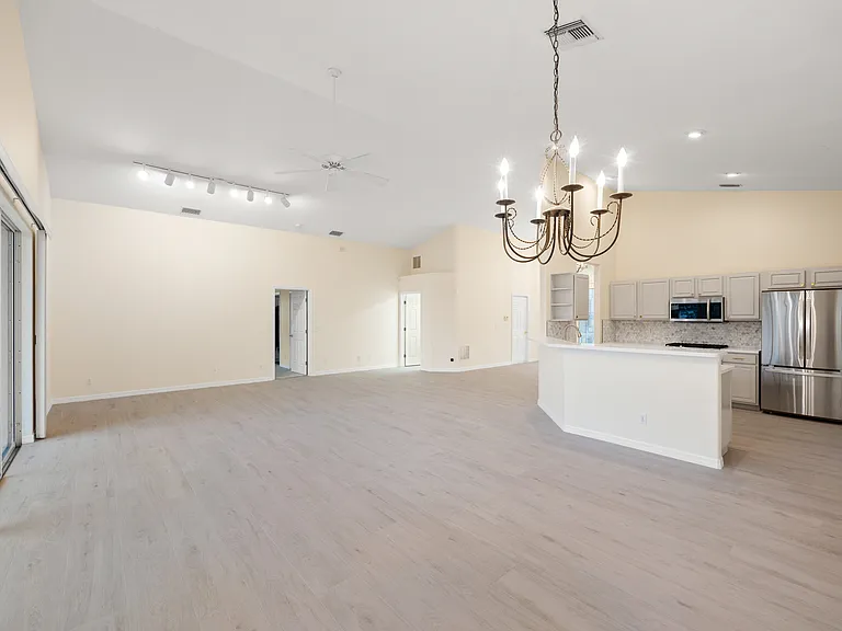 6234 Sturbridge Ct — Photo 9