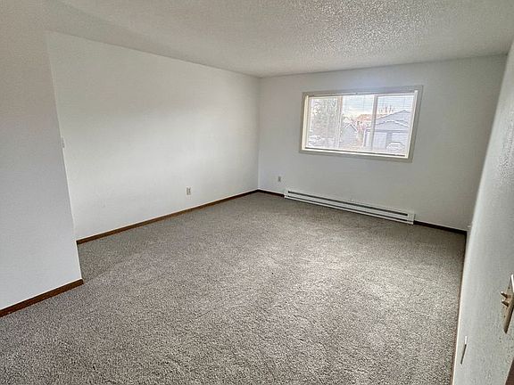 4th image of 265 Aristocrat Dr Unit B