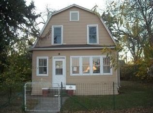 107 S Lincoln Ave, Madison, SD 57042