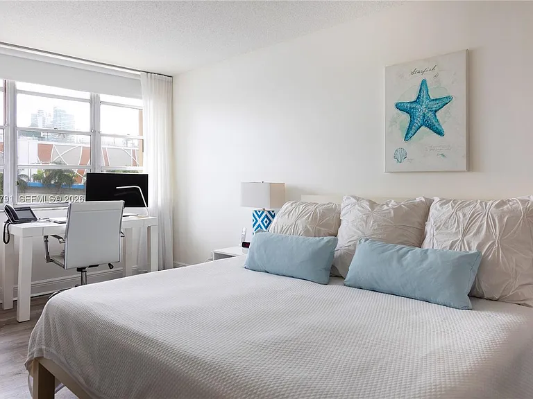 1817 S Ocean Dr #320 — Photo 22