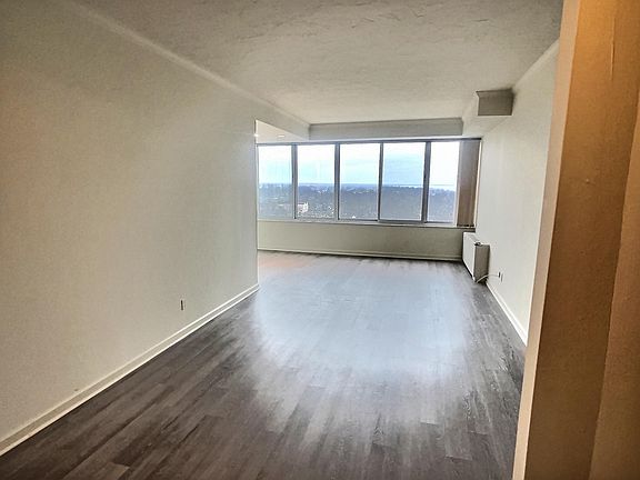 4th image of 12900 Lake Ave #Penthouse 19
