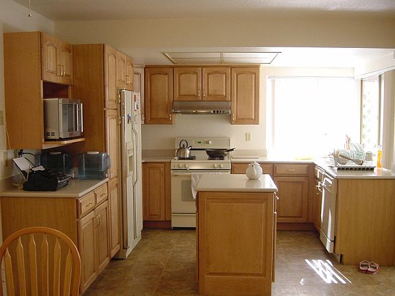 3rd image of 1465 Shaffer Dr