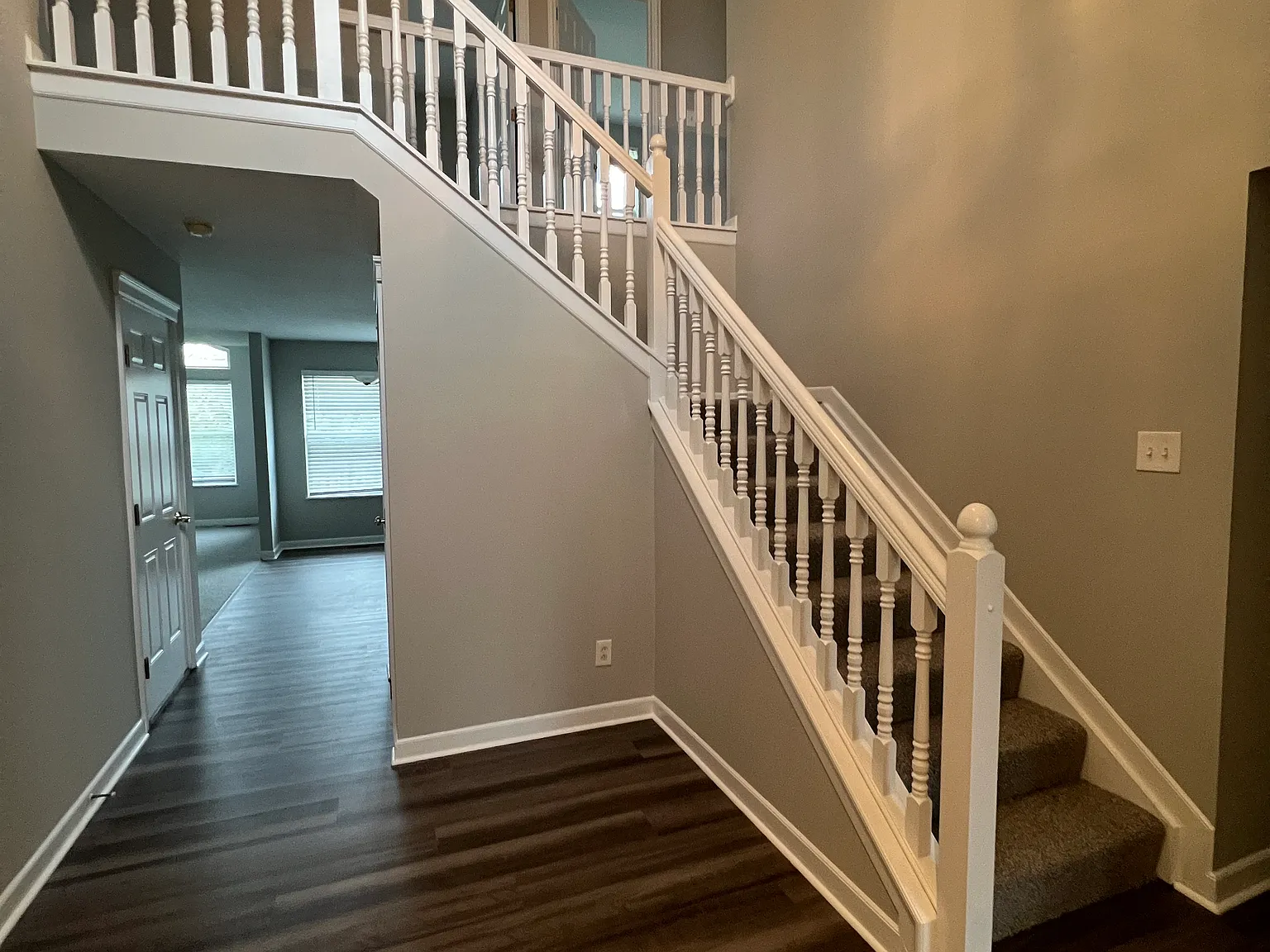 4 bed, 2.5 bath, 2354 sqft, $3,795 — Photo 3