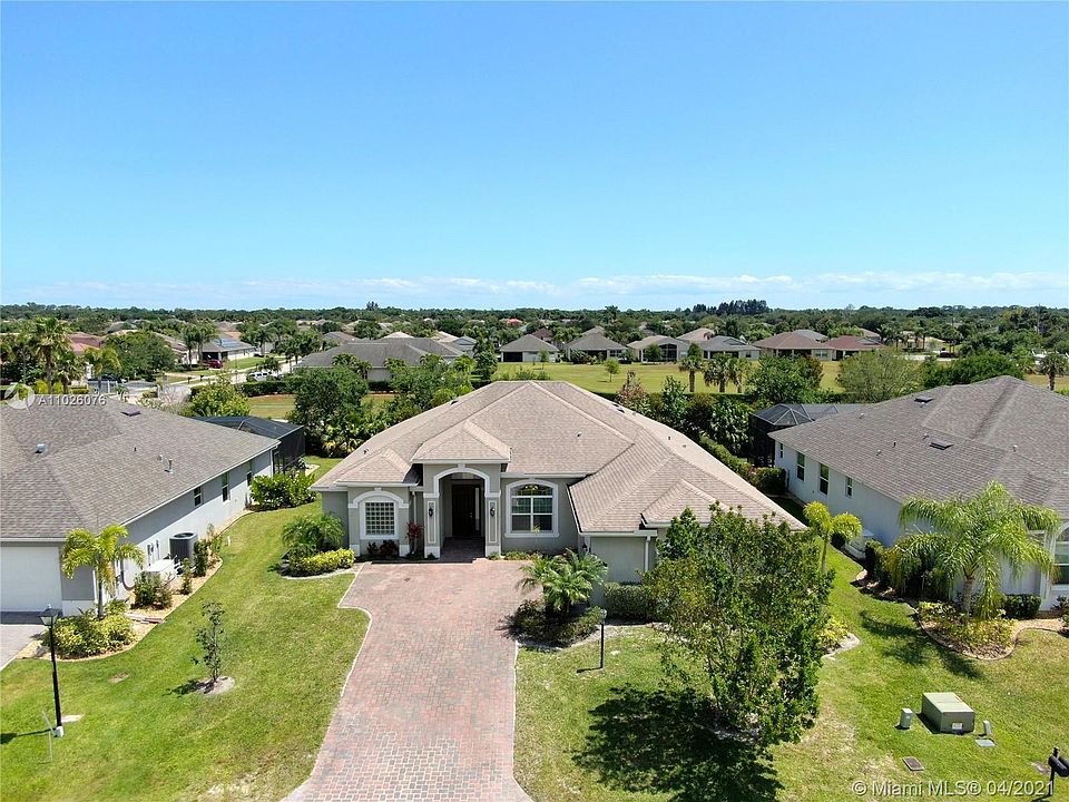 1st image of 703 SW Fortunella Cir SW