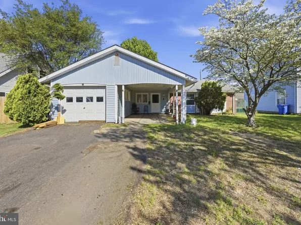 37 Brierdale Ln, Willingboro, NJ 08046