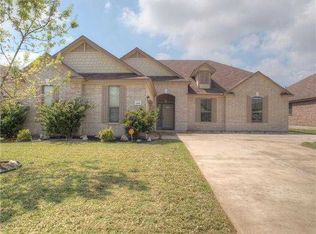 705 Willow Walk Dr, Pflugerville, TX 78660