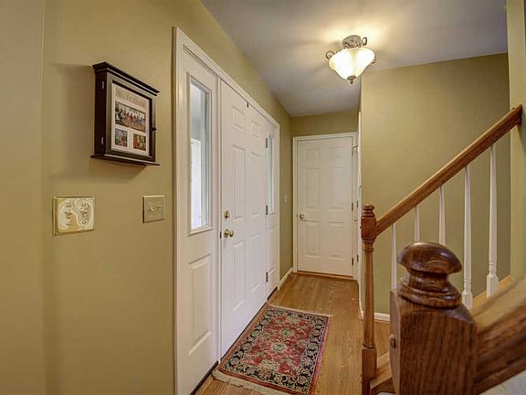 5th image of 1645 Woodfield Ct