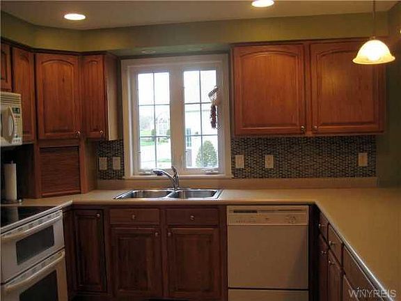 5th image of 12 Starling Ct