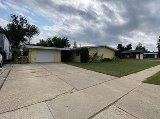 2615 1st Ave SW, Minot, ND 58701