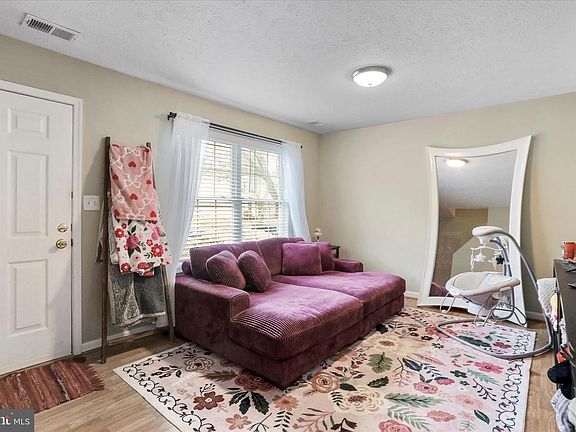 5th image of 416 Ridgefield Ave