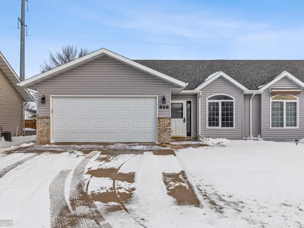 868 Lakeridge Pl, West Fargo, ND 58078
