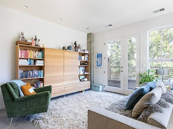 Main Room / Concealed TV