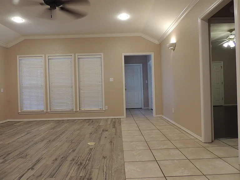 2913 Sunburst Dr — Photo 11