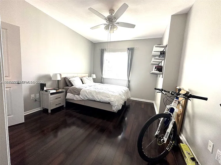 10 Aragon Ave #1113 — Photo 4
