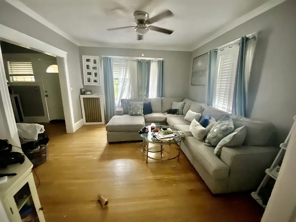 2 bed, 1.0 bath, 1000 sqft, $2,500 — Photo 4