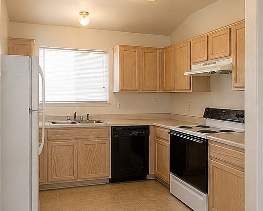 4th image of 2001 Wright Way