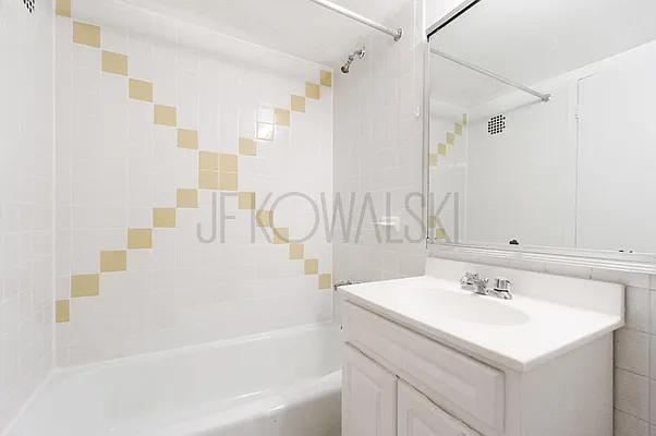 Rented by R New York | media 15