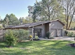 9813 Aberdeen St, Overland Park, KS 66206
