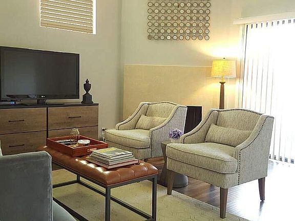 5th image of 6846 Hatillo Ave APT A