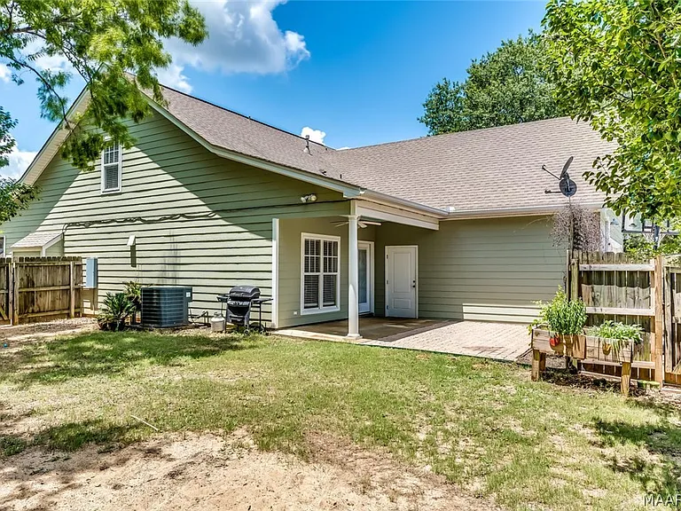 1211 Sadie Cir — Photo 40