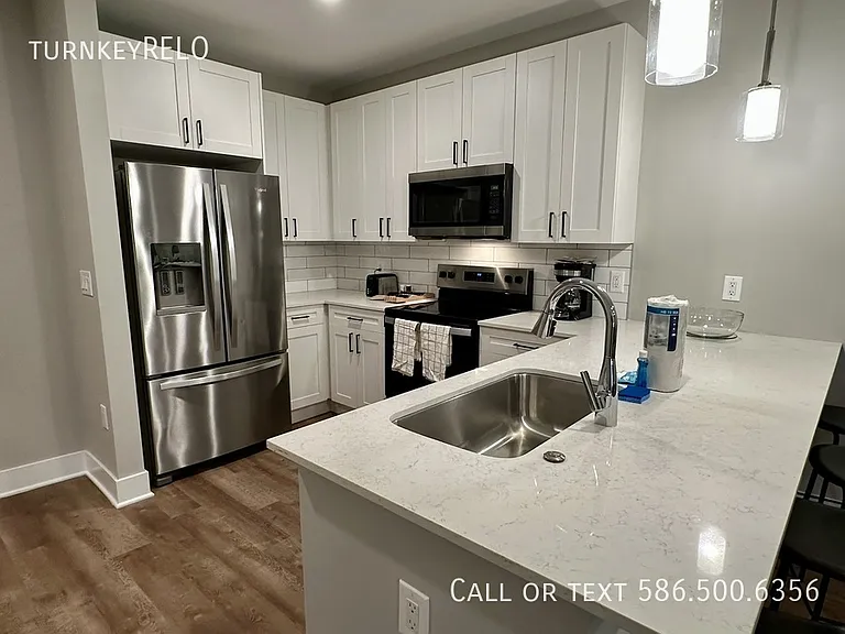 375 Kirts Blvd #106 — Photo 9