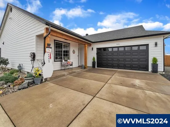 566 N 11th St, Aumsville, OR 97325