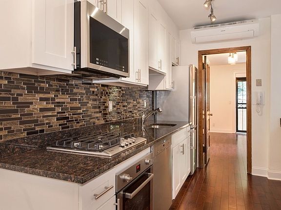 4th image of 39 W 69th St #A