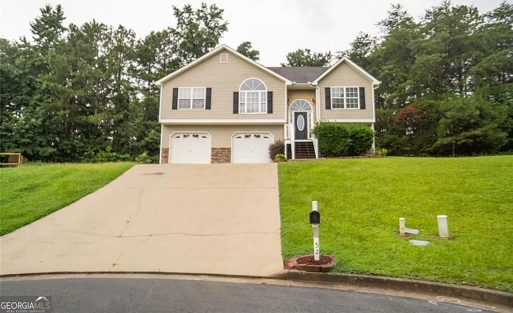 4 bed, 2330 sqft, $1,650 — Photo 1