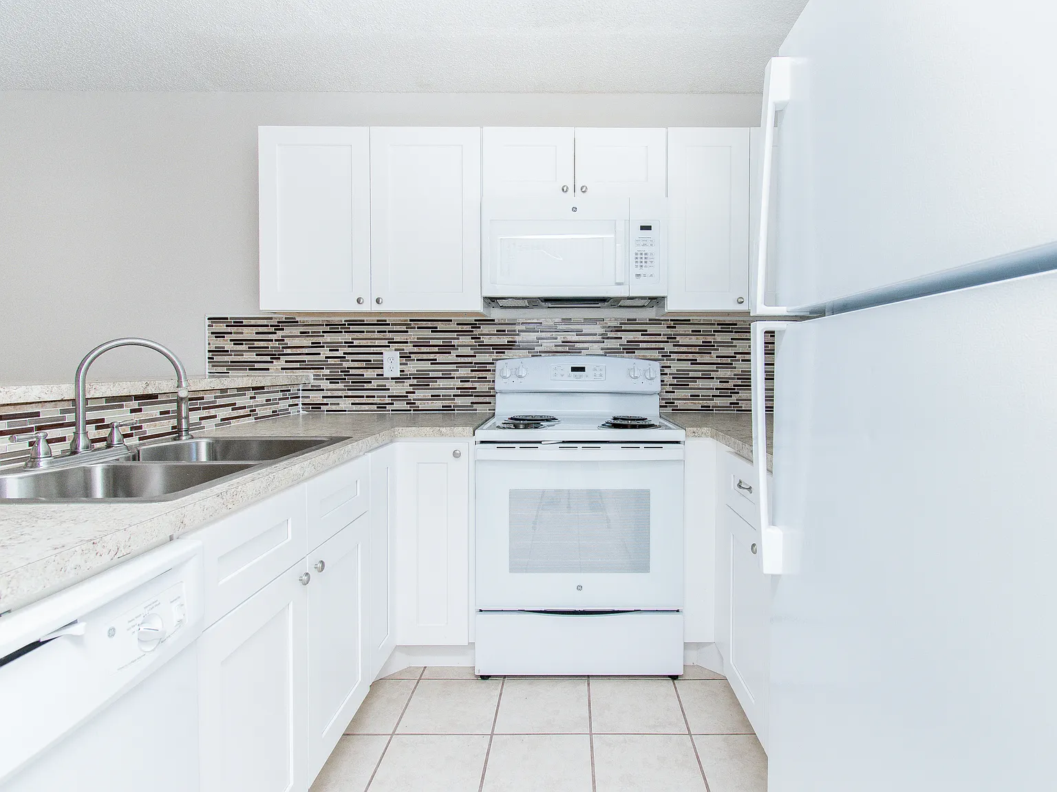 2 bed, 1000 sqft, $1,500 — Photo 2