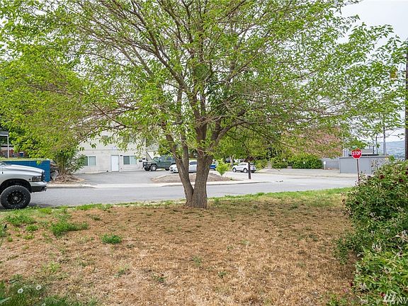 5th image of 123 N Buchanan Ave