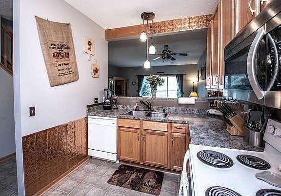 3rd image of 2441 Cotton Ln
