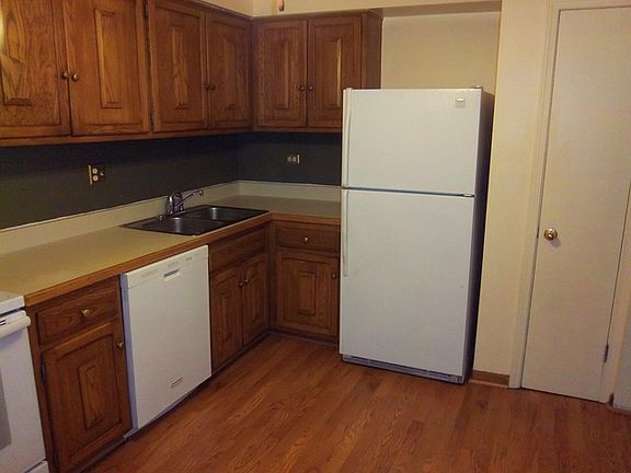 4th image of 703 E Falcon Dr #C201
