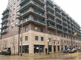 910 W Madison St #P-82, Chicago, IL