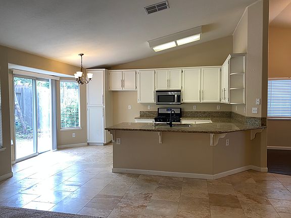 4th image of 1509 Lathwell Way
