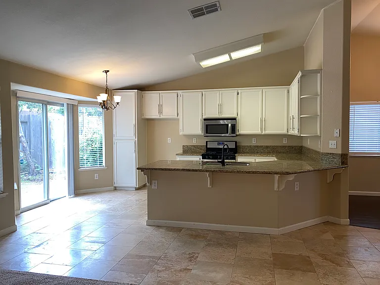 1509 Lathwell Way — Photo 4
