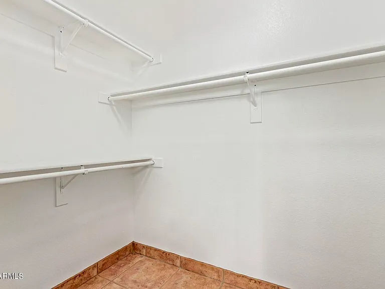 2809 E Janice Way — Photo 13