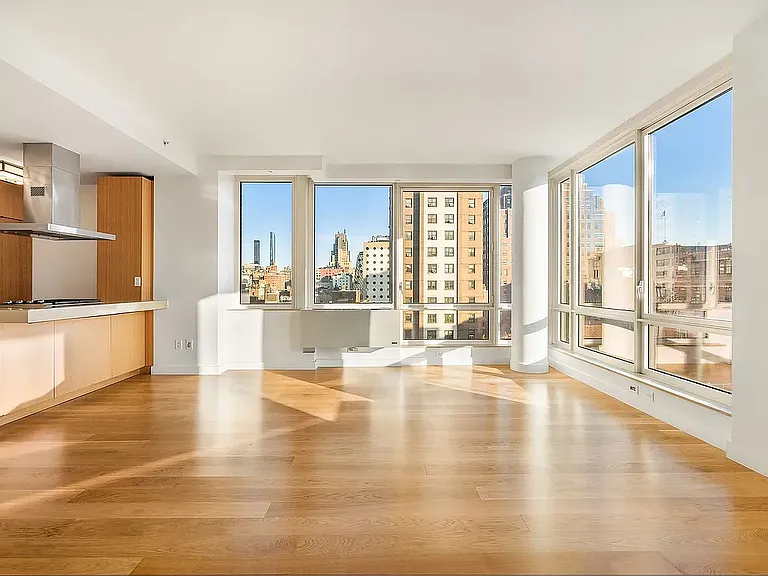 450 W 17th St #1006 — Photo 2