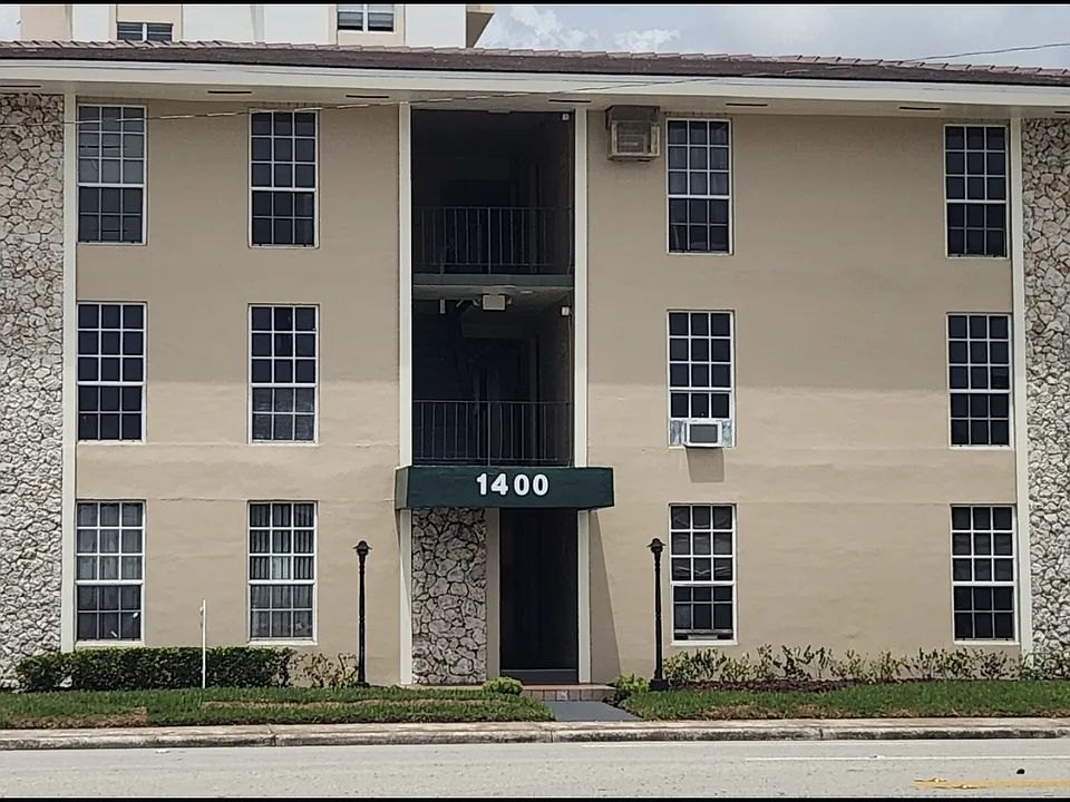 1400 S Douglas Rd #15