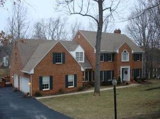 101 Paddock Ln, Forest, VA 24551