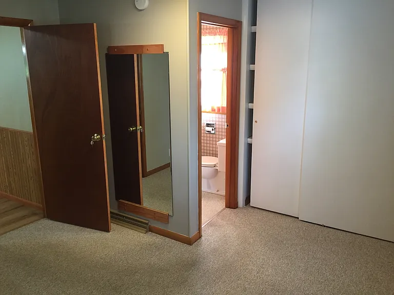1205 W Waid Ave — Photo 5