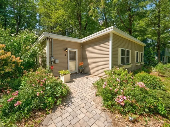 18 Woodland Dr, Lunenburg, MA 01462